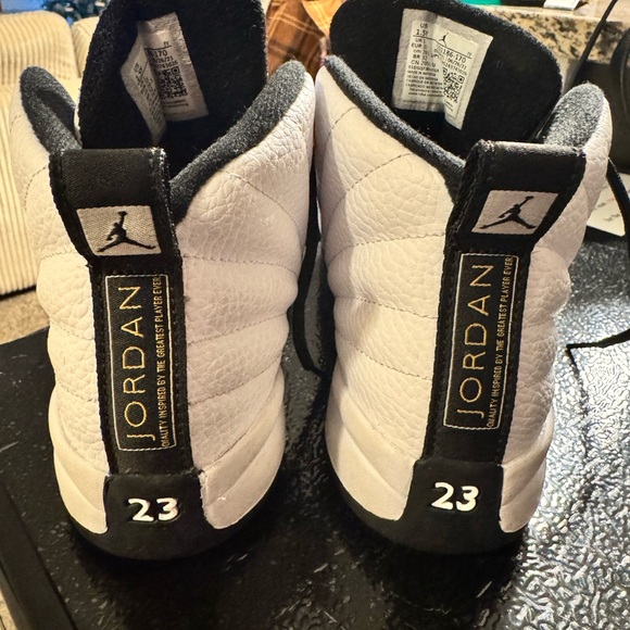 Air Jordan Retro 12 Taxi - Picture 2 of 6
